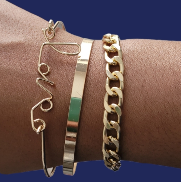 🔥3 for $22🔥 3 Gold Toned Bracelets - Picture 5 of 5